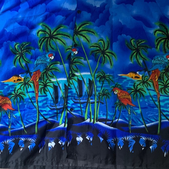 BNWT Vibrant Blue Caribbean Shirt with Parrot Print - Picture 4 of 7
